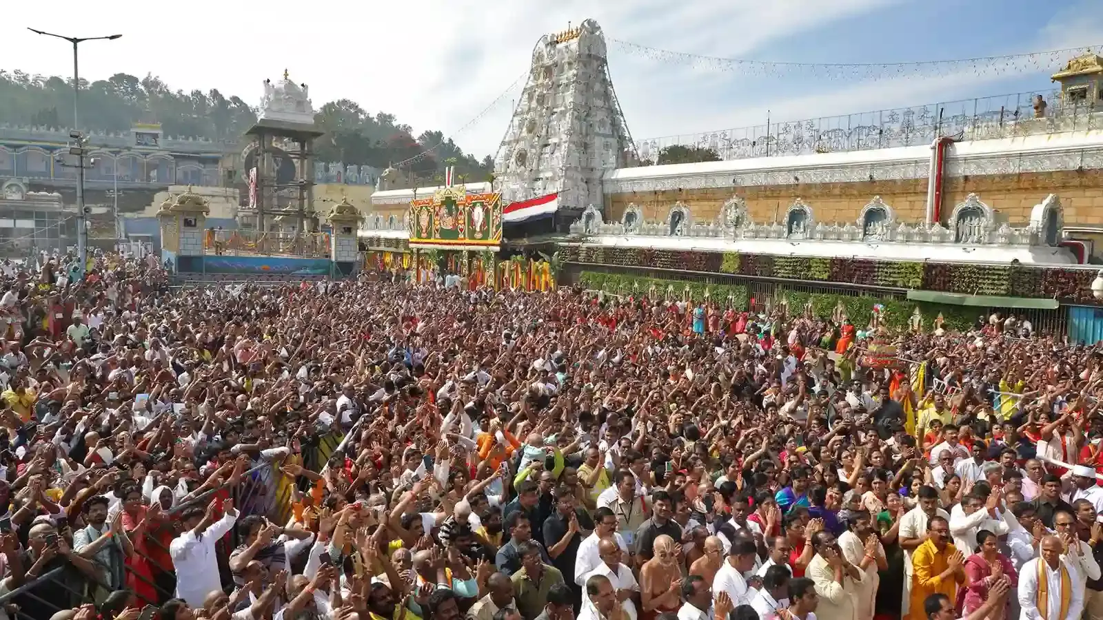 తిరుమల శ్రీవారి సొమ్ము ప్రజల కోసం ఖర్చుచేయాకూడదా!