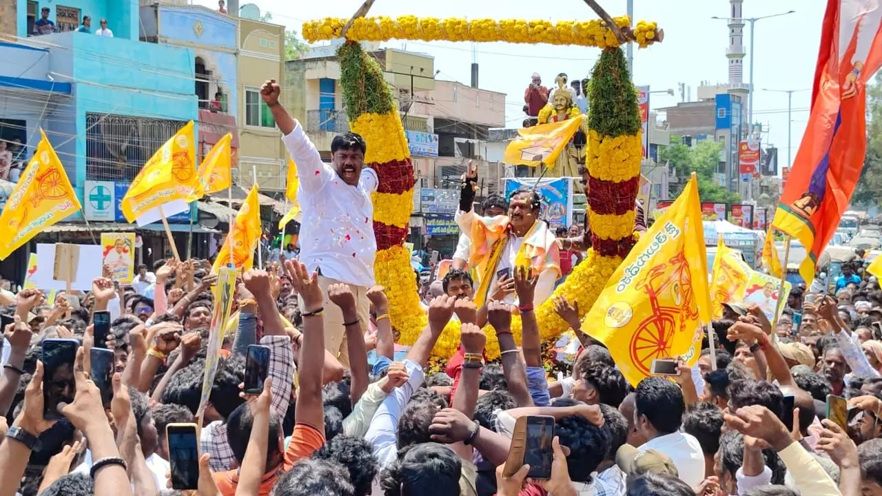 ఏ నిమిషానికి.. ఏమి జరుగునో..!