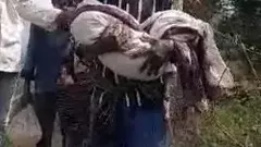 కొడుకు శవంతో తండ్రి కన్నీటి నడక