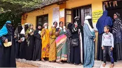 కాంగ్రెస్ కే ఓటు వేస్తాం అంటున్నారేంటి ఇంత ఓపెన్ గా...