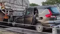 కోదాడలో ఘోర ప్రమాదం.. లారీ కింద ఇరుక్కుపోయిన కారు