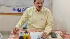 మొదటిసారి ఓటర్లకు సంచారి అవగాహన కార్యక్రమం