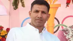 కాంగ్రెస్ అభ్యర్థి అక్షయ్‌బామ్ ఎన్నికల బరి నుంచి ఎందుకు తప్పుకున్నాడు?