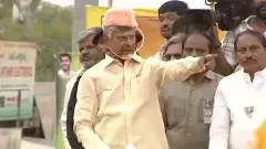 బాబూ... టోపీకే పీచే.. క్యా హై..!?