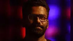 అడవి ఏనుగులను వీడియో తీయబోయి.. అనంత లోకాలకు..