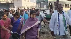 కీర్తించిన గొంతుకలే ప్రశ్నిస్తున్నాయ్.. ఇదీ పులివెందుల భారతం..