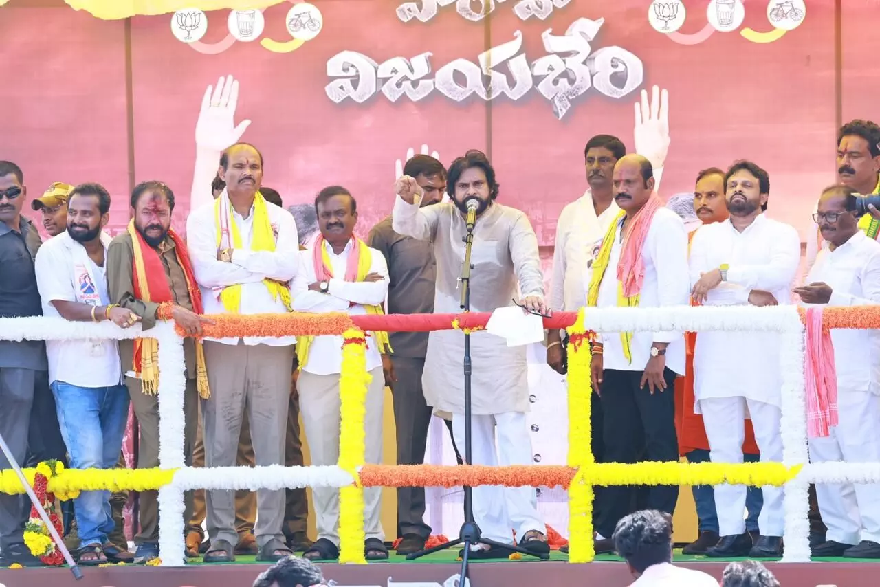 చంద్రబాబు భార్యను తిట్టానని పవన్ ఎట్లా చెబుతాడు?