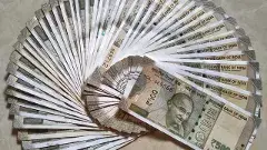 ఓట్లకు నోట్ల ప్రవాహం..!