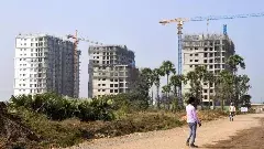 ఎన్నికల ఫలితాల కోసం ఆతృతగా ఎదురుచూస్తోంది రియల్టర్లే!