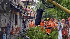 నిన్నటి దాకా ఎండలు.. ఇప్పుడు భారీ వర్షాలు.. వణుకుతున్న కేరళ