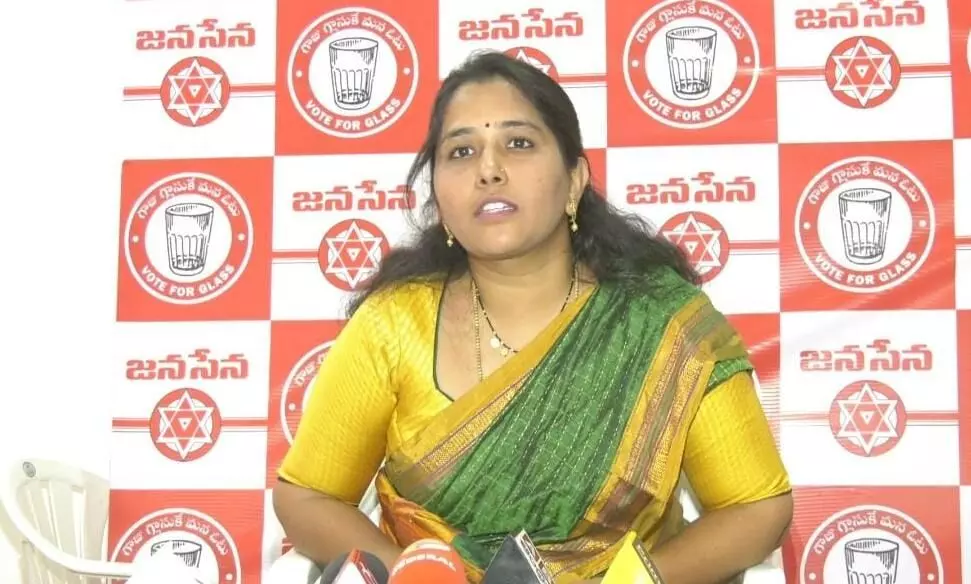 నోటి దూల ఉన్న మంత్రులంతా నేల కరిచారు.