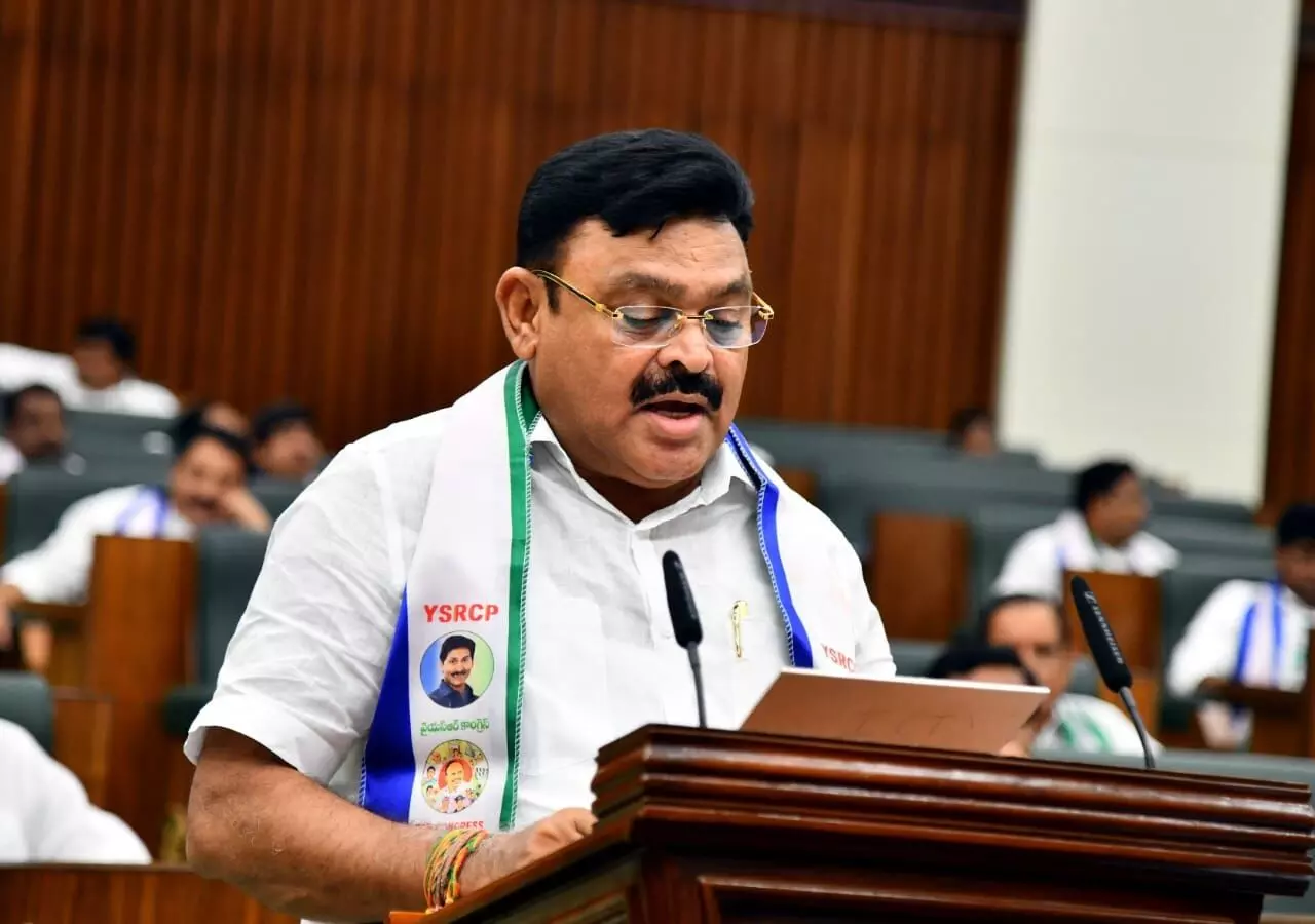 మాజీ మంత్రులు ఎక్కడ?
