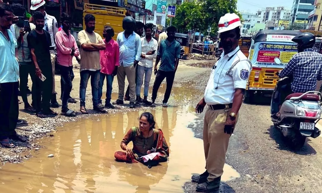 కోడ్ ముగిసింది... రోడ్లు మరమత్తుల పనులు షురూ అయ్యేనా...