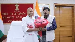 సైకిల్ రిపేరి షాపు నుంచి కేంద్ర మంత్రిగా..