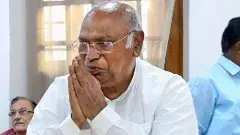 ఎన్డీయే ప్రభుత్వం ఎప్పుడైనా కూలిపోవచ్చు: ఖర్గే