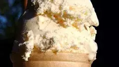 ఐస్‌క్రీమ్‌లో వేలు..ఎవరిదో తేలిపోయిందా?