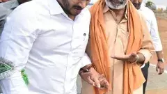 స్వపక్షమే.. తిరగబడుతోందే...!