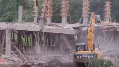 తాడేపల్లిలో వైసీపీ కార్యాలయం కూల్చివేత..  ఎందుకో చెప్పిన అధికారులు..!