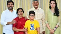 కుటుంబానికి దూరమైన జగన్... చంద్రబాబు చుట్టూ కుటుంబం