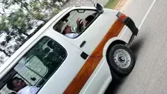 ఫామ్ హౌస్ లో స్వయంగా ఓమ్ని కారు నడిపిన కేసీఆర్