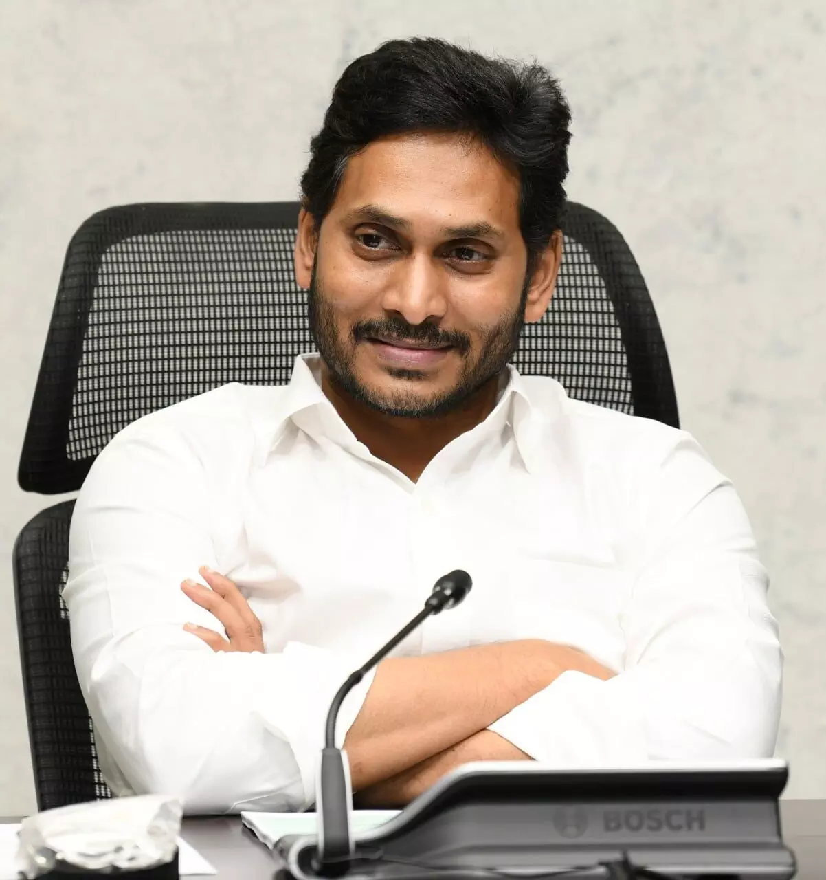 జగన్‌ ఆ సామాజికవర్గాన్ని ఎందుకు టార్గెట్‌ చేశారు!