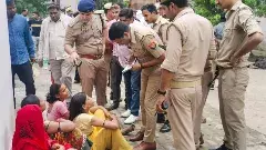 యూపీలో తొక్కిసలాట: బాధితుల కోసం కుటుంబసభ్యుల వెతుకులాట