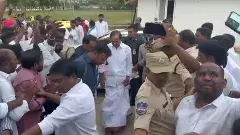 కేసీఆర్ రహస్యకోట గేట్లు తెరుచుకున్నాయి..!