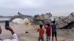 బీహార్: వంతెనలన్నీ పేకమేడల్లా కూలిపోవడానికి కారణమేంటీ?