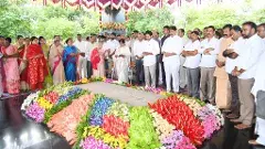 తల్లి ఏడుస్తున్నా పట్టించుకోని జగన్.. భారతి కూడా..