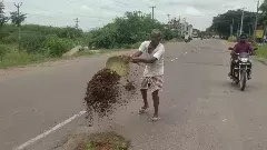 ఆయన రోడ్డు గాయాలకు చికిత్స చేసే డాక్టర్