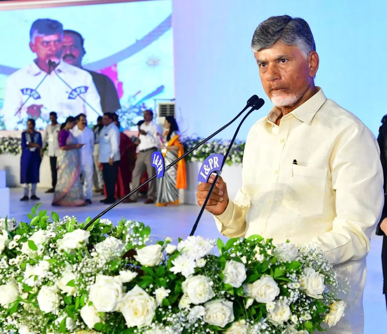 వైసీపీ నేతలు, అధికారుల గుండెల్లో రైళ్లు పరుగెత్తిస్తున్న చంద్రబాబు ప్రభుత్వం