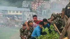 విమానం కూలిన ఘటనలో ప్రాణాలతో బయటపడ్డ ఒకే ఒక్కడు