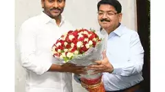 ధర్నాలో కొత్త జగన్: ప్రత్యేక ఆకర్షణగా వైసీపీ ఎంపీ పరిమళ్ నథ్వాని