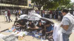 ఢిల్లీ రావూస్ కోచింగ్ సెంటర్ వద్ద కొనసాగుతున్న ఐఏఎస్ ఆశావహుల నిరసన..