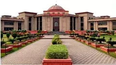 దండించడం అనేది విద్యలో భాగం కాదు: హైకోర్టు