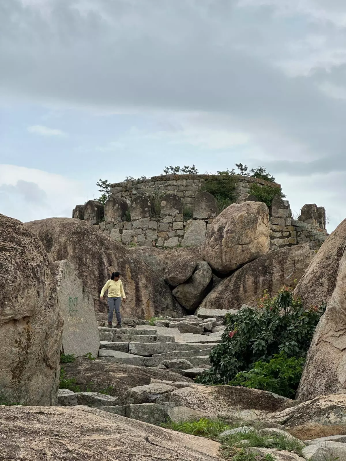 కోట గోడల, కొండరాళ్ల  ‘ఖిల్లా ఘనపురం’ యాత్ర గొప్ప అనుభవం