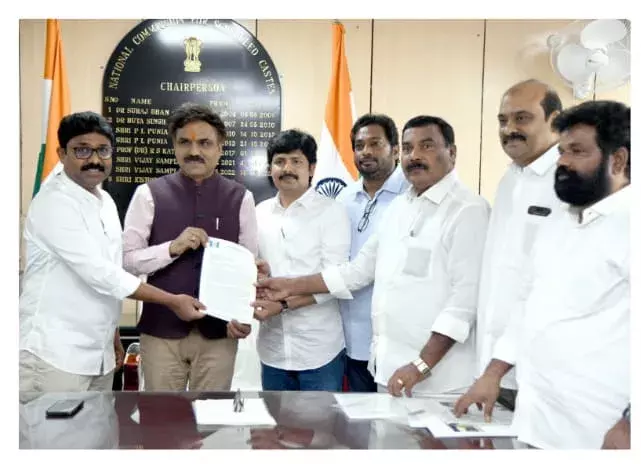 అంబేడ్కర్ విగ్రహం ఘటనపై   ఎస్సీ కమిషన్ కు ఫిర్యాదు