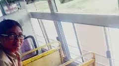 రాఖీ రోజు ప్రశంసలు అందుకుంటోన్న తెలంగాణ కండక్టర్