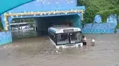 హైదరాబాద్‌లో క్లౌడ్‌బరస్ట్, భారీవర్షంతో జలమయం