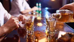 దేశంలో మద్యం విక్రయాల్లో తెలంగాణ నంబర్ వన్, అధికంగా తాగుతున్నారు