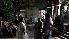 రాత్రి 11.30 గంటలు... కృష్ణలంకలో అలజడి