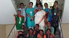 కోరుకునే తెలుగు బాట పట్టిన ‘బెస్ట్ టీచర్’  డాక్టర్ మృదుల