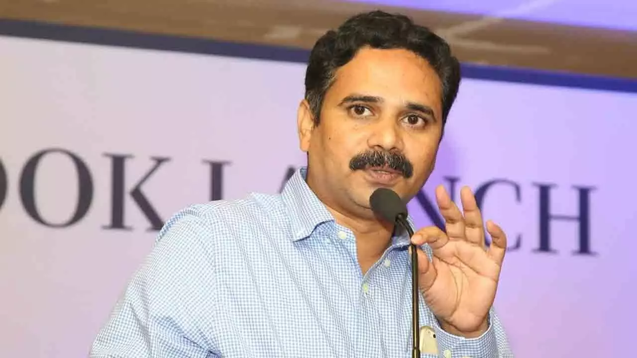 బీఆర్ఎస్ ఐటీ సెల్ హెడ్ కొణతం దిలీప్ అరెస్ట్