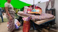 కష్టపడి కూడబెట్టుకొని కొన్నవన్నీ తడిచిపోయాయి.. ఏం చేయాల్రా దేవుడా