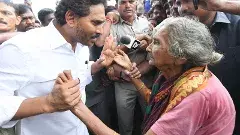 సీఎం చంద్రబాబు తప్పిదం వల్లే వరదలు, 60 మంది బలి : మాజీ సీఎం వైఎస్‌ జగన్‌