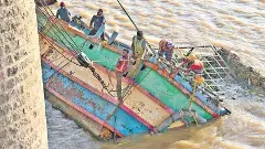 క్రిష్ణా వరదలు.. బోట్ రాజకీయాలు..