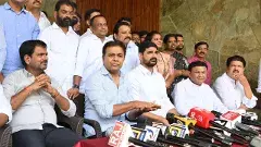 పోలీసులే దాడి చేయించారు -కేటీఆర్