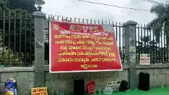 తిరుమల లడ్డూ: మాజీ చైర్మన్లపై కేసు పెట్టాలని సాధువుల పట్టు