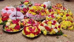 తెలంగాణ బతుకమ్మ: ఆత్మగౌరవ ధిక్కారానికి పెద్దమ్మ