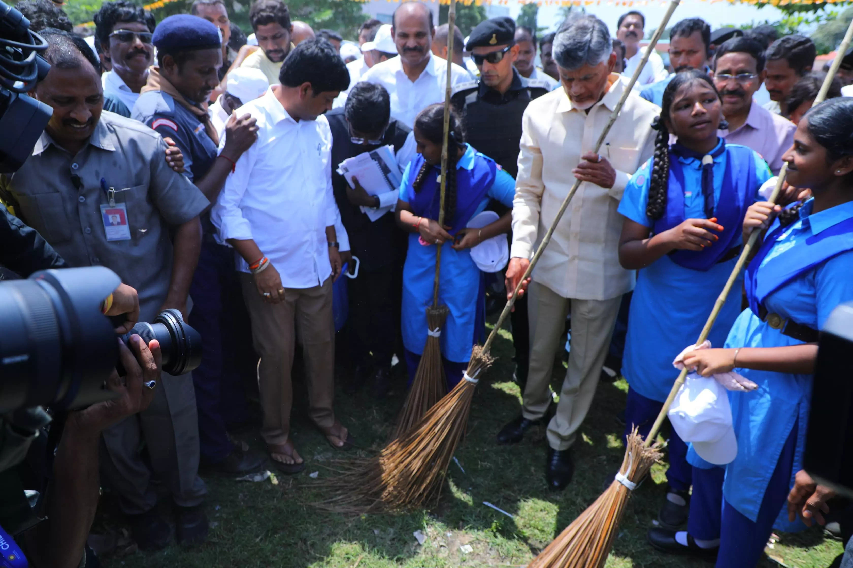 ఏపీలో చెత్త పన్ను రద్దు.. ప్రకటించిన సీఎం చంద్రబాబు